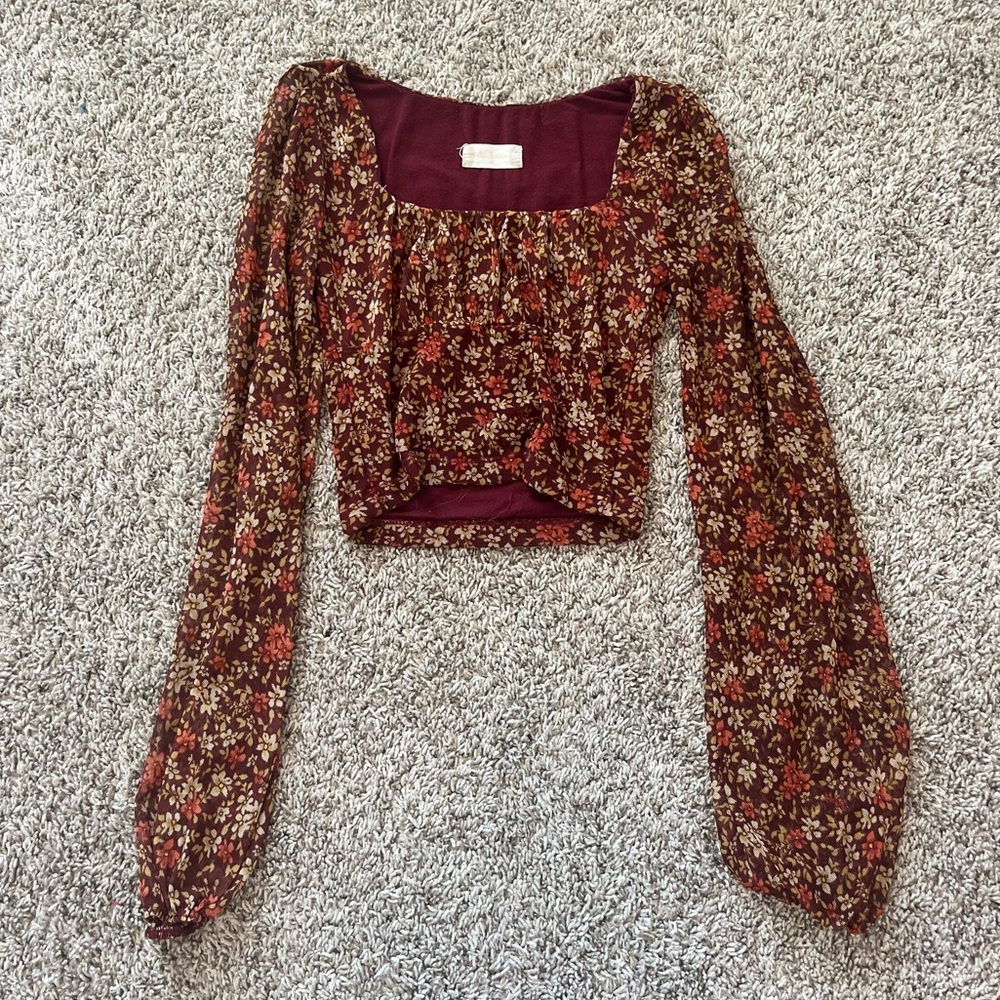 🤍Patterned long sleeve crop top🤍